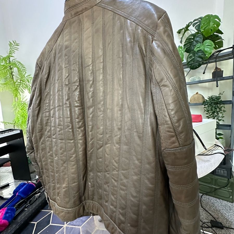 BOSS 茶色皮衣-10