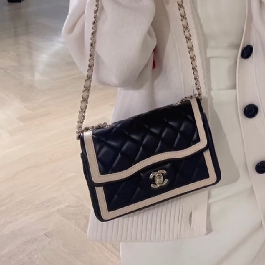 99新🆕✨溫柔天花板💕Chanel香奈兒黑金奶茶拼色大mini cf20單肩斜挎包-4