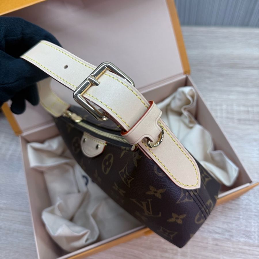 LV M27509 Pochette Hills 便當飯盒包手提包-7