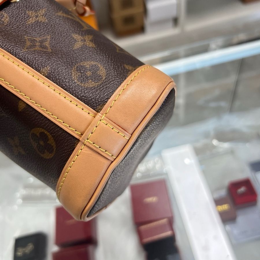 98新LV路易威登 Nano Noe經典老花塗層帆布肩背包芯片款小水桶包~尺寸13*10*16cm-7