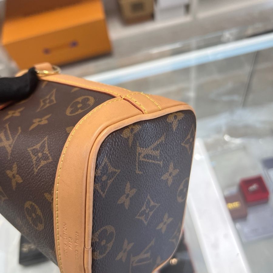 98新LV路易威登 Nano Noe經典老花塗層帆布肩背包芯片款小水桶包~尺寸13*10*16cm-11