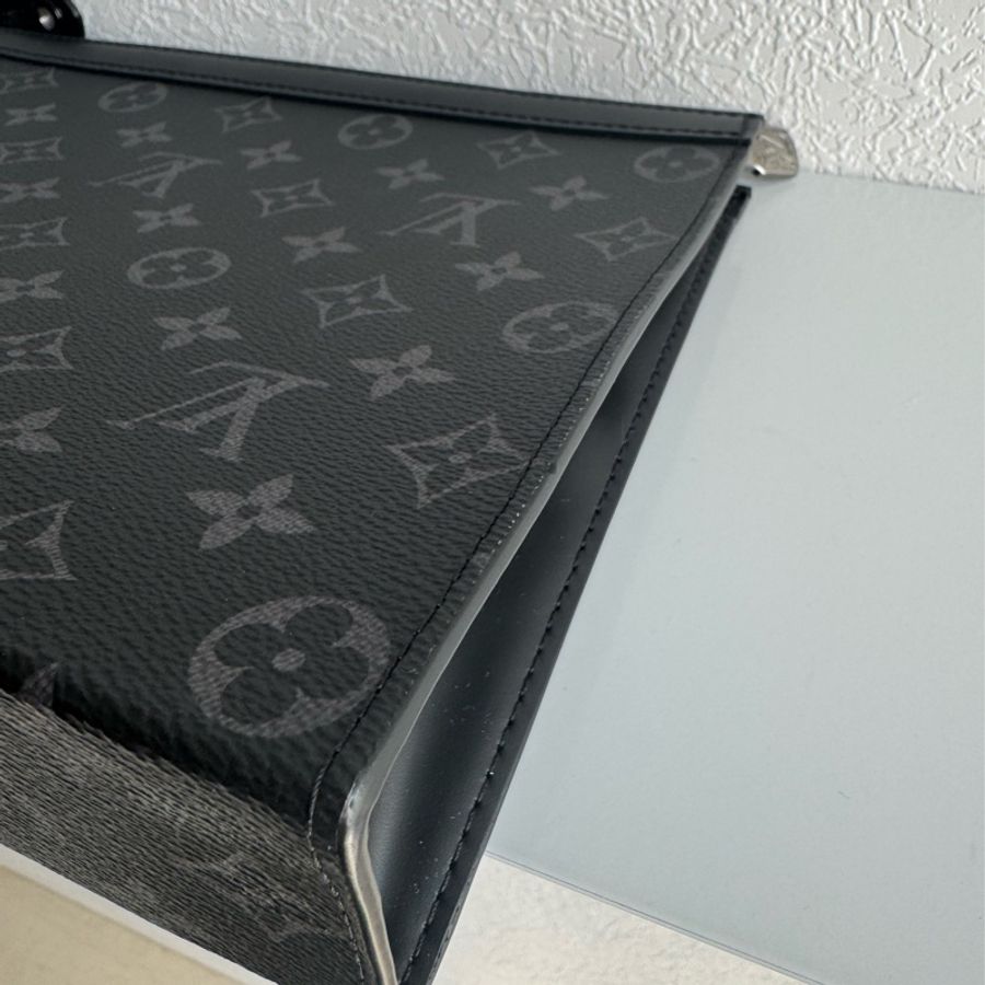 LV M61692黑花紋手拿包 帥氣😎😎-8