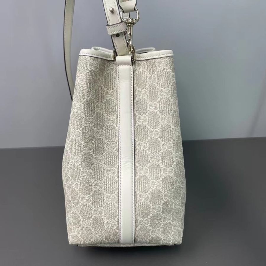 Gucci emblem 燕麥色經典老花發財水桶包25*14.5 98新配件肩帶塵袋-4