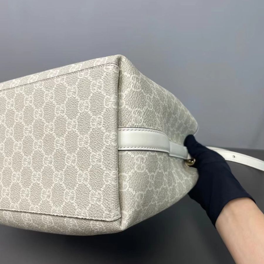 Gucci emblem 燕麥色經典老花發財水桶包25*14.5 98新配件肩帶塵袋-6