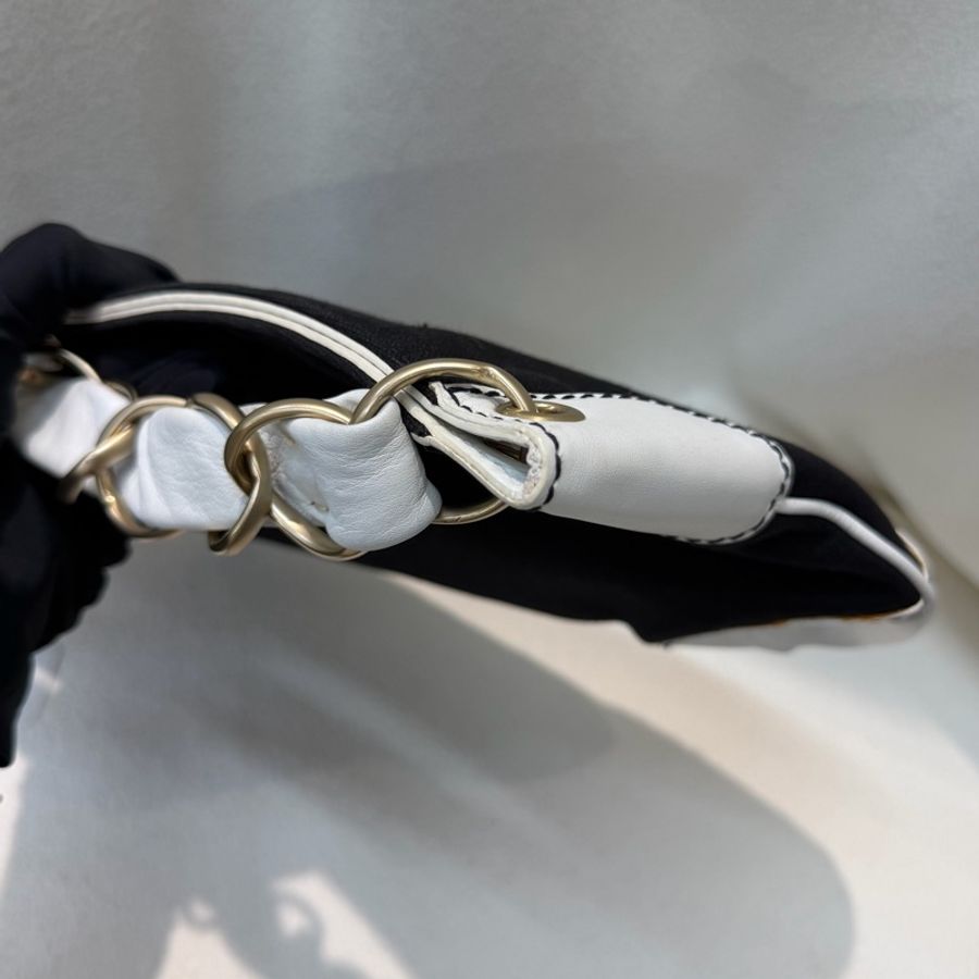 CHANEL Vintage Olsen 黑白布面單肩包 XB778-10