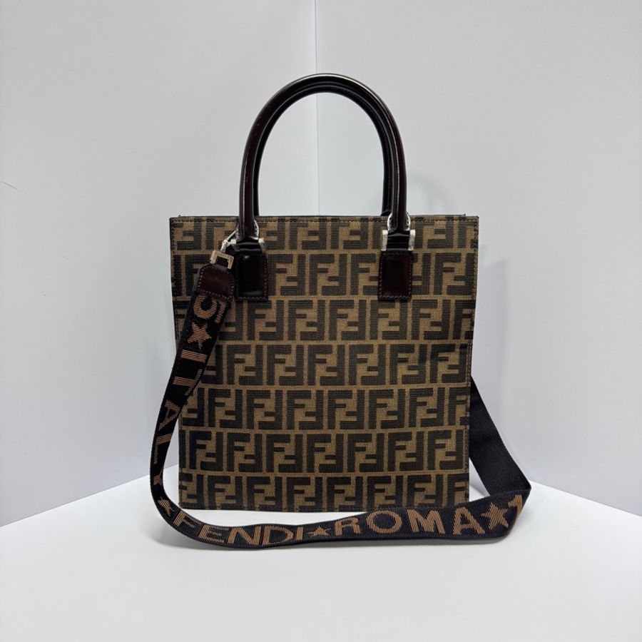 【極新🎁】 FENDI 經典老花 風琴托特包 肩背包(專櫃113,200)-9