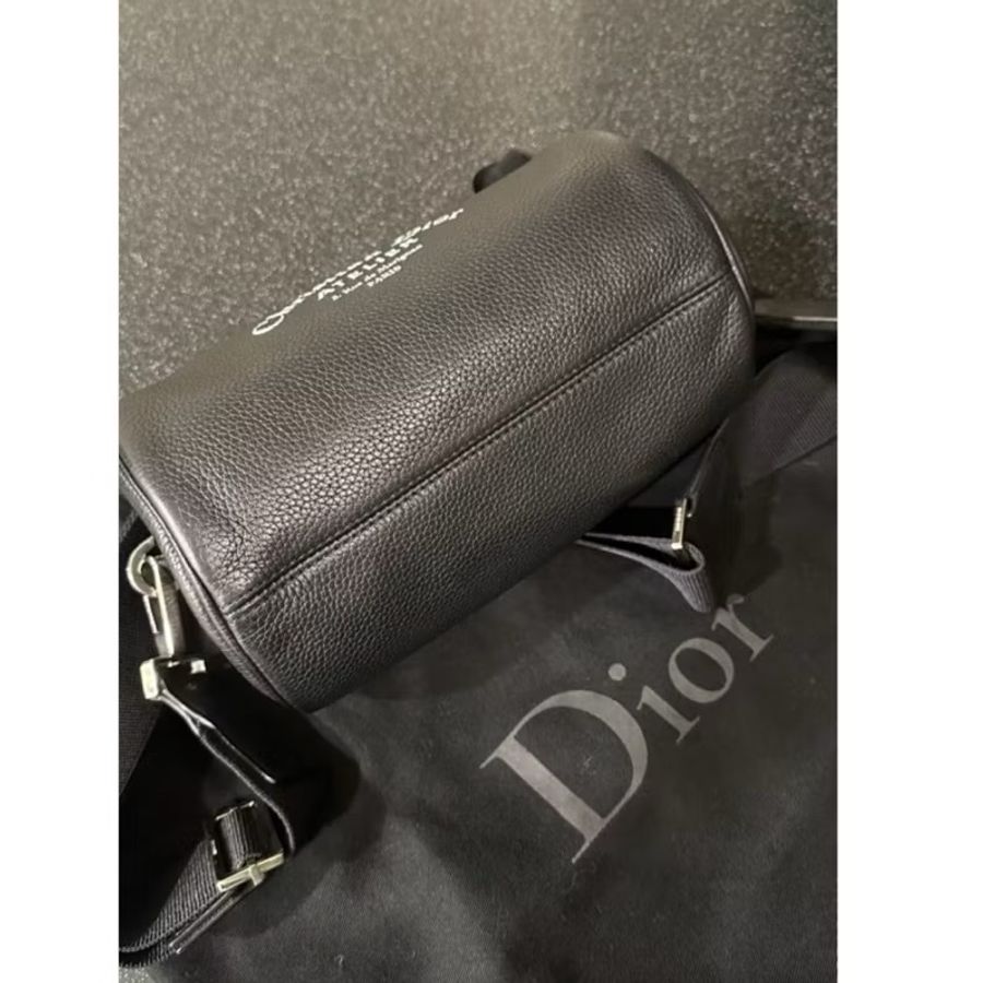 Dior圓筒包「經典黑」斜背包胸包 9新-4