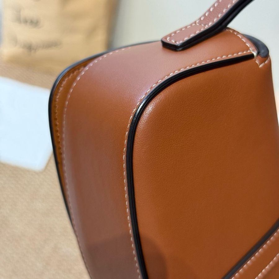 99新 Celine 賽琳 Tabou系列 金鎖包-8
