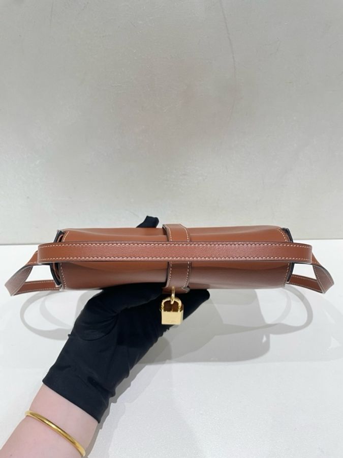 99新 Celine 賽琳 Tabou系列 金鎖包-18