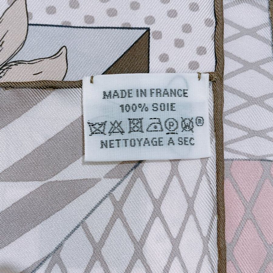 TW4740 Hermes 愛馬仕絲巾 粉色拼大象灰 90cm Grand Theatre Nouveau 90x90cm Scarf-8