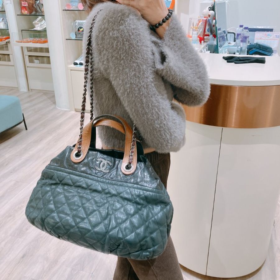 TK1955 香奈兒 牛皮皮革 鏈帶手挽肩背 Black Quilted Iridescent Calfskin Leather Small In-The-Mix Tote Bag-1