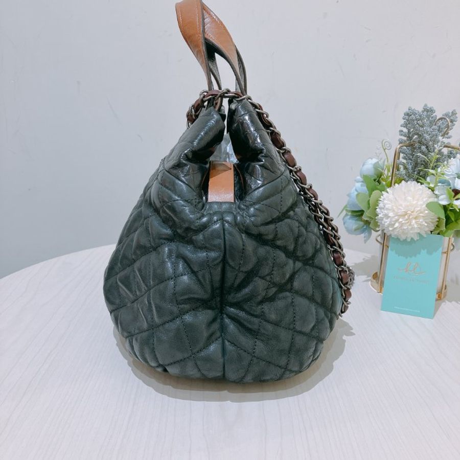 TK1955 香奈兒 牛皮皮革 鏈帶手挽肩背 Black Quilted Iridescent Calfskin Leather Small In-The-Mix Tote Bag-4