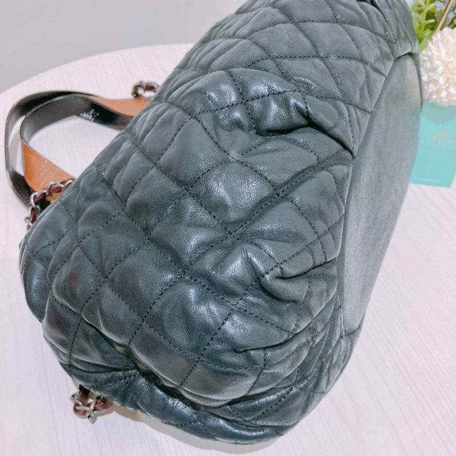 TK1955 香奈兒 牛皮皮革 鏈帶手挽肩背 Black Quilted Iridescent Calfskin Leather Small In-The-Mix Tote Bag-5