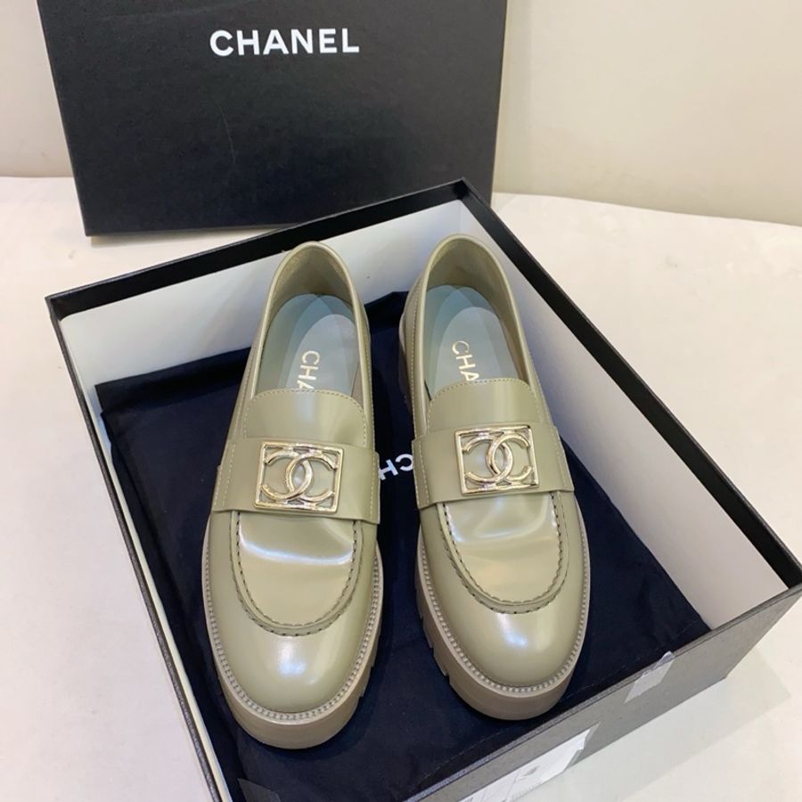 閒置新 未使用Chanel香奈兒 23K 淺綠色 漆皮樂福鞋 休閒鞋 37碼-0