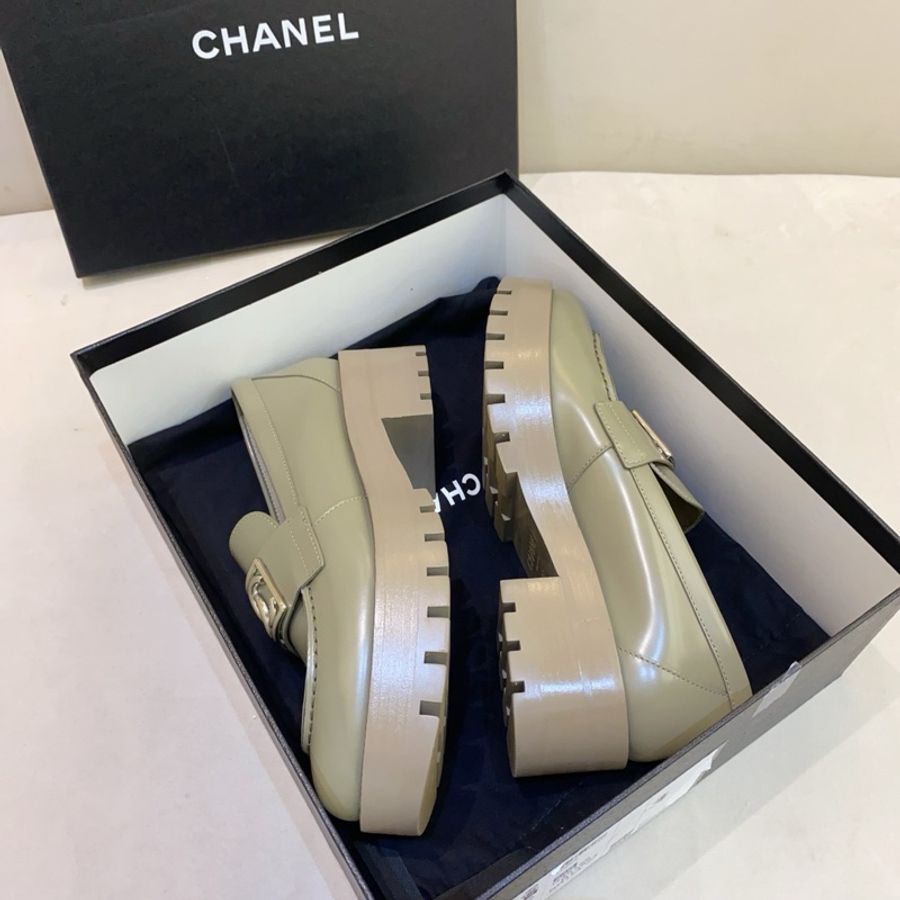 閒置新 未使用Chanel香奈兒 23K 淺綠色 漆皮樂福鞋 休閒鞋 37碼-1