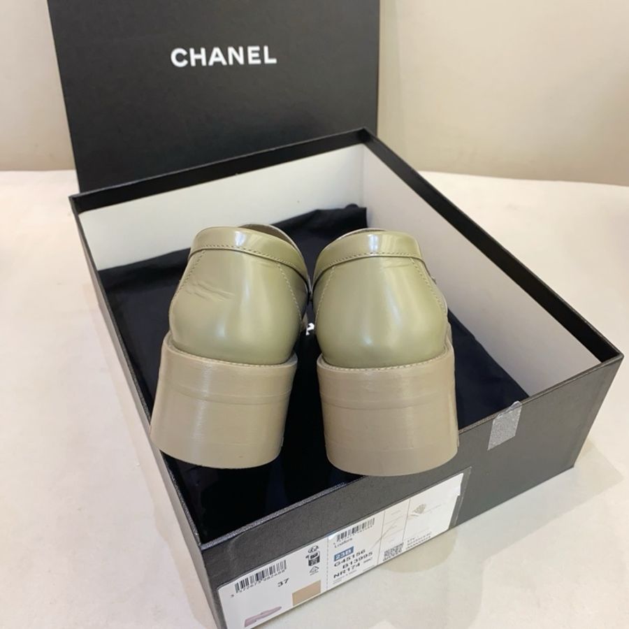 閒置新 未使用Chanel香奈兒 23K 淺綠色 漆皮樂福鞋 休閒鞋 37碼-2