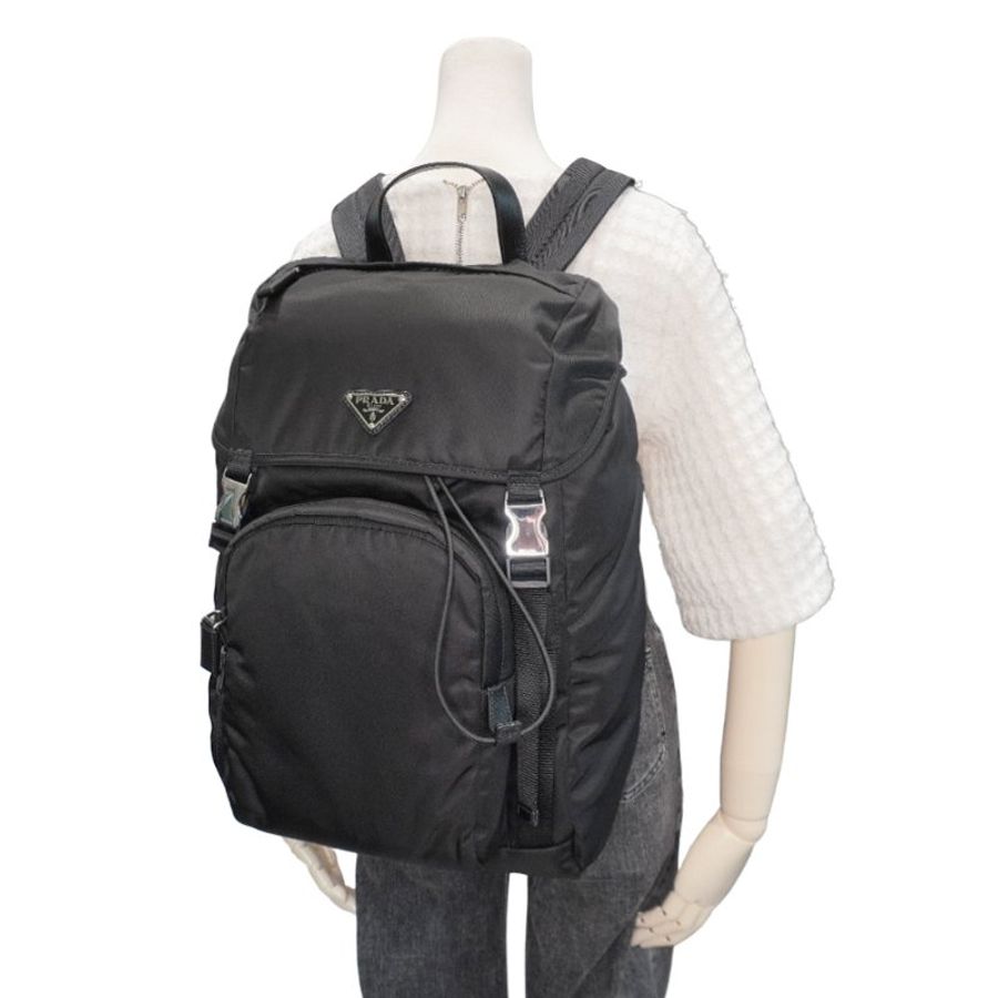 Prada Saffiano 再生尼龍銀三角logo雙扣後背包(2VZ135-黑)-5