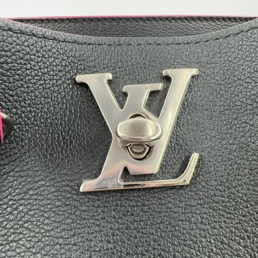 LV 黑牛皮桃紅內裡銀釦束口水桶包M54677(LOGO膠膜還在)-14