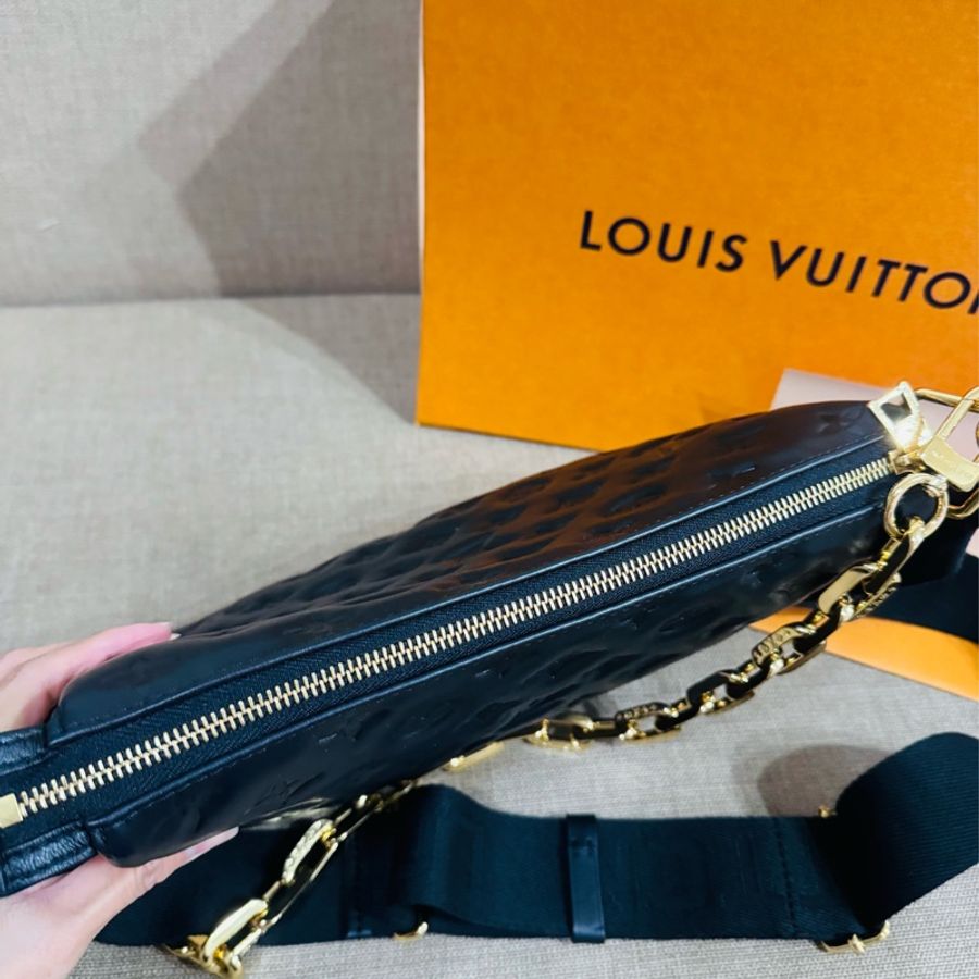 售 二手真品 LV M21260 Coussin黑色羊皮包,柔軟小羊皮+Monogram暗紋,低調又有質感-25