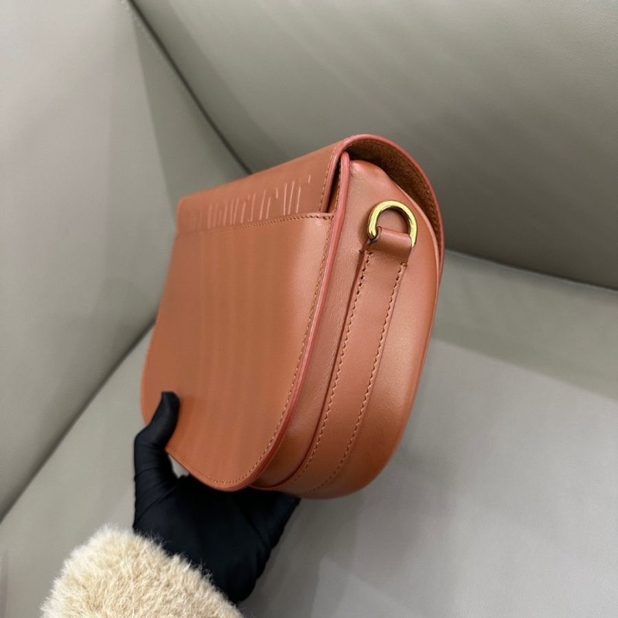 Dior 焦糖色bobby中號 22*18 98新配件塵袋-4