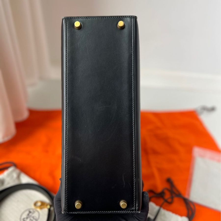 HERMÈS 愛馬仕 kelly28 黑金 box 皮,絕美配件如圖,超帥!圈 X 刻 普皮天花板!品相超級好,市面少有-14
