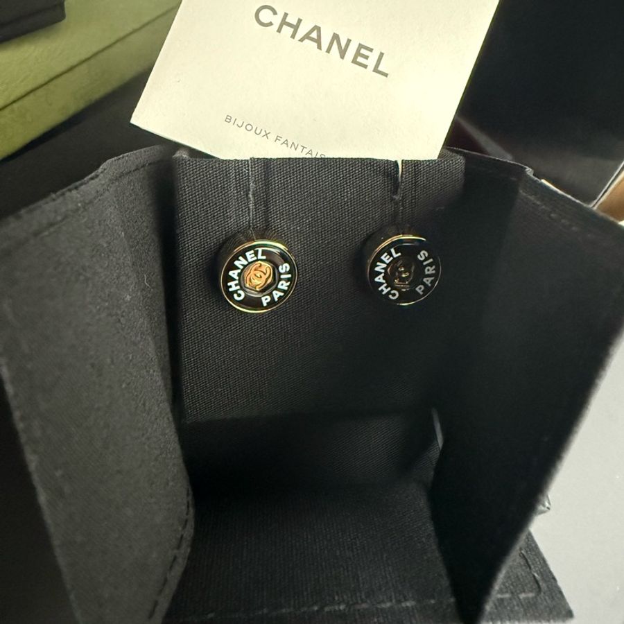 Chanel 經典配色耳環 全新閒置-3