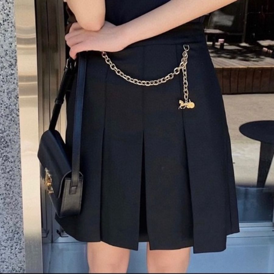 ❤️CELINE 鏈條裝飾 黑色百褶半身裙 必備單品-2