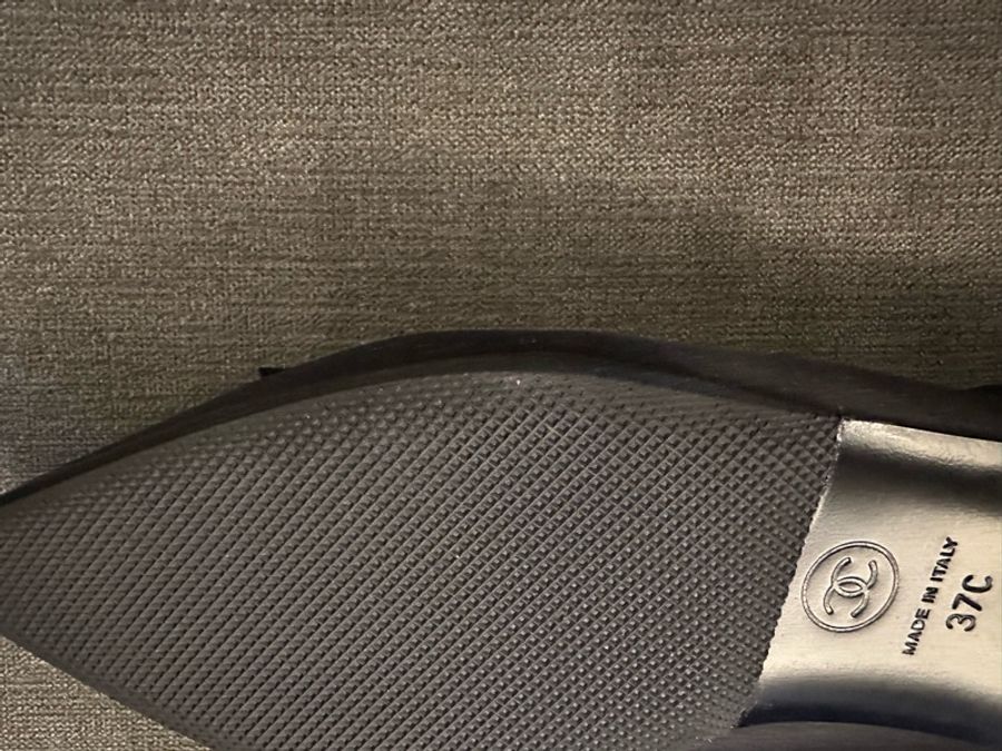 CHANEL 緞面尖頭蝴蝶結平底鞋-5