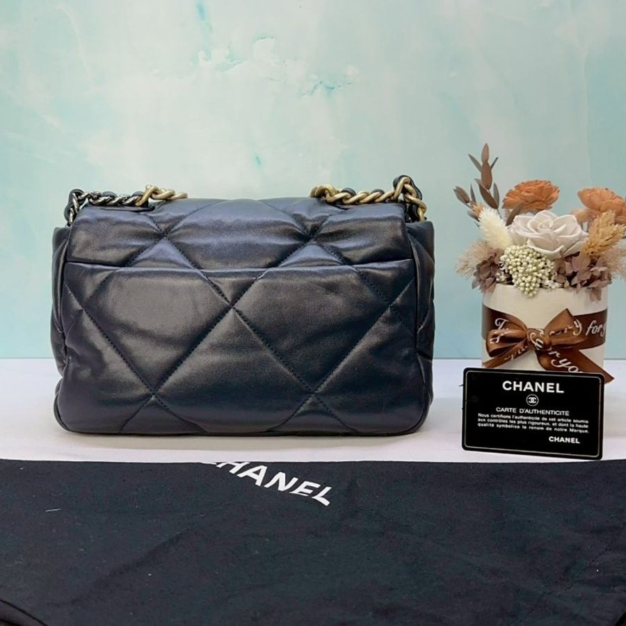 CHANEL 深藍黑色19包-1