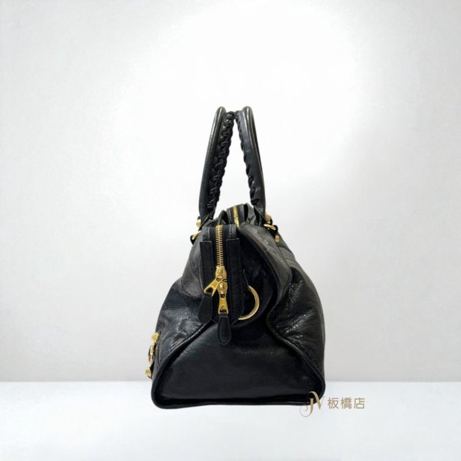 JY0355-Balenciaga 黑色油蠟皮金釦機車包-2