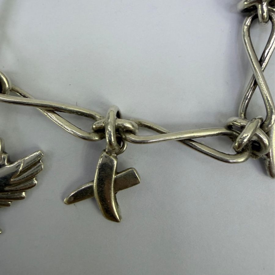 這款手鍊是Tiffany & Co. 的Paloma Picasso Bird motif 手鍊。-1