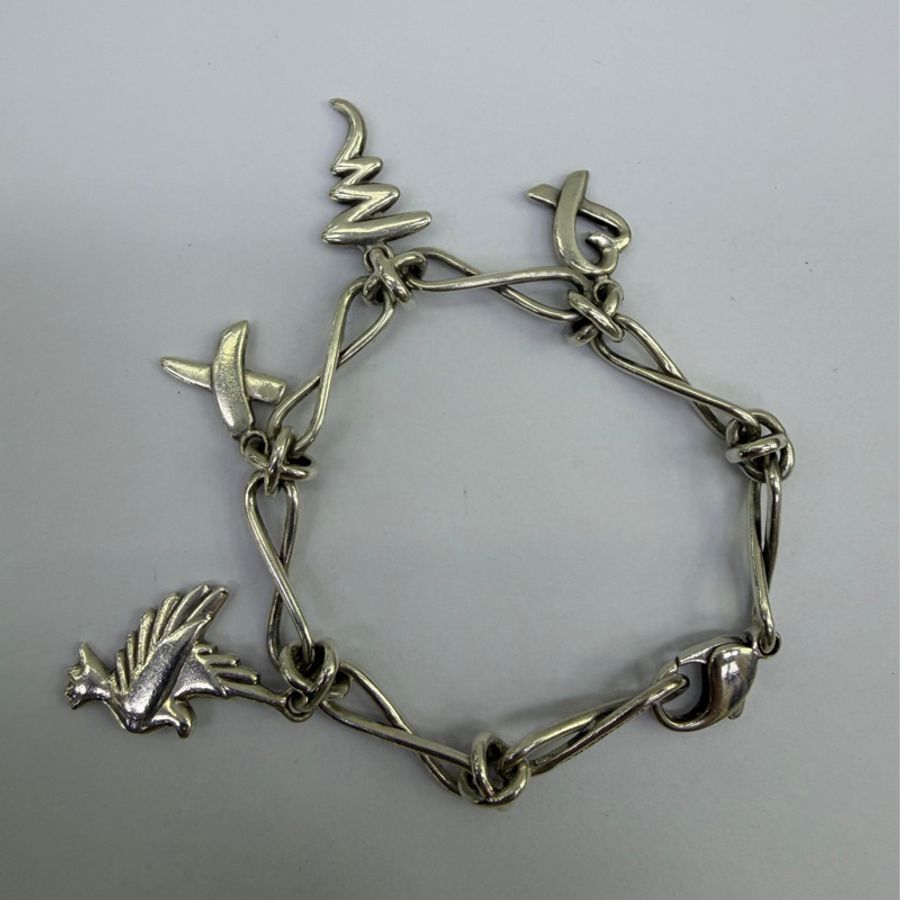 這款手鍊是Tiffany & Co. 的Paloma Picasso Bird motif 手鍊。-3