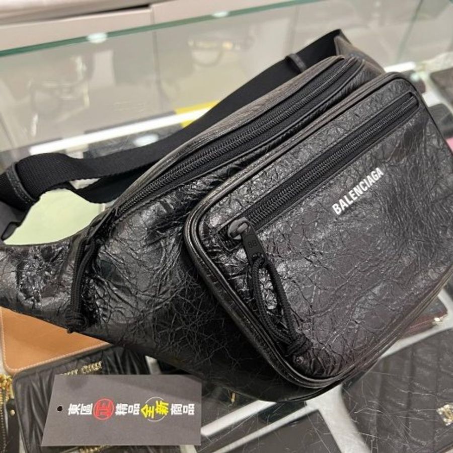 東區正精品㊣BALENCIAGA Explorer Arena 529550 全新巴黎世家黑色全皮白字LOGO拉鍊腰包胸口包斜背包 RA1857-2
