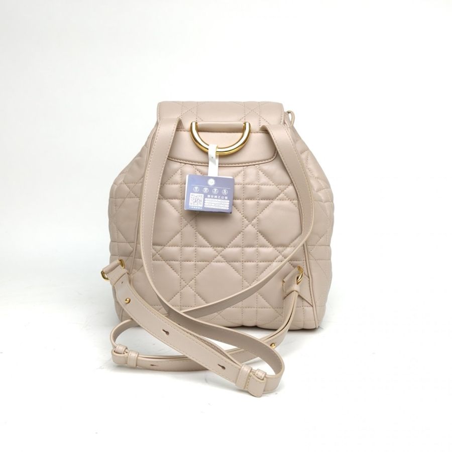 DIOR 裸色羊皮金扣20242025早春系列Caro中號雙肩包-2