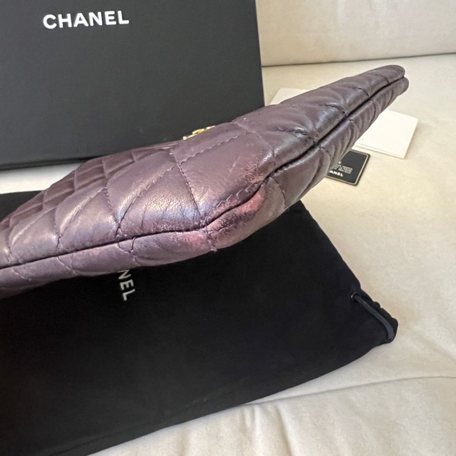 CHANEL 香奈兒 小羊皮紫色金扣手拿包 二手-2