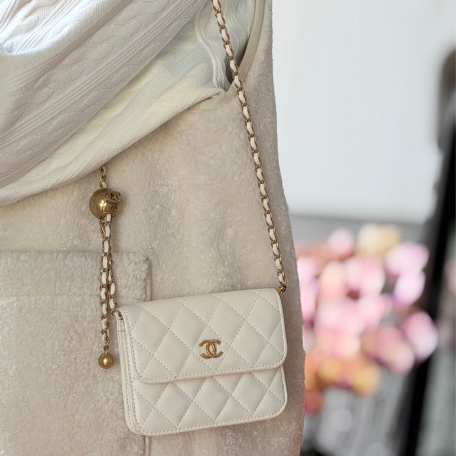 Chanel Gold ball mini flap 迷你金球翻蓋包-6