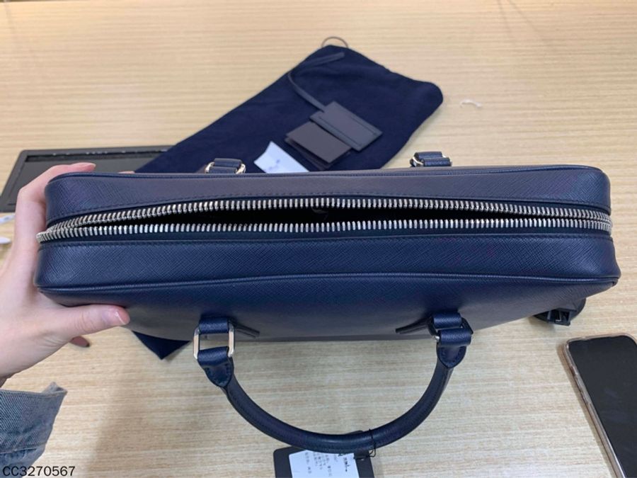 99新 PRADA 普拉達 牛皮純色 手提包 附件:塵袋-3