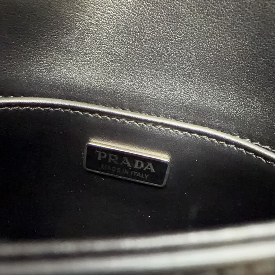 Prada Cleo 小號|黑色滑面牛皮|銀扣-2