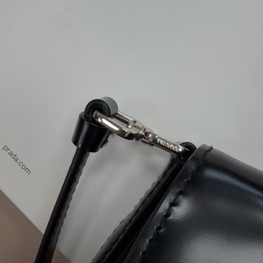 Prada Cleo 小號|黑色滑面牛皮|銀扣-12