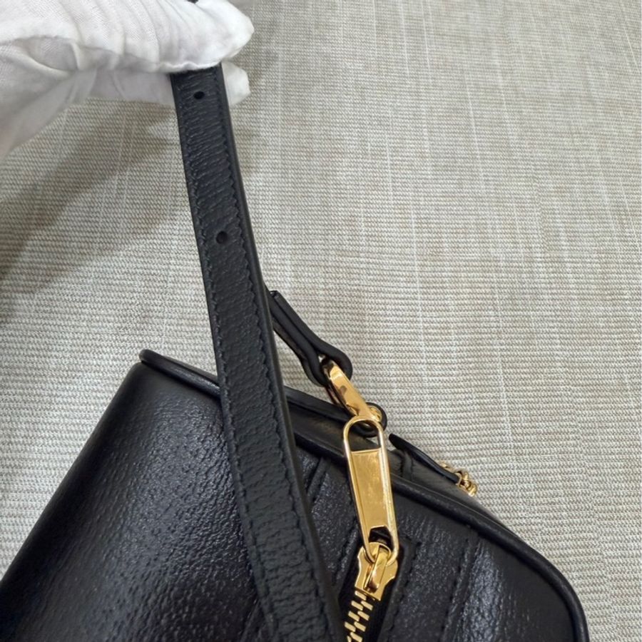 Gucci 全皮相機包 黑色-26