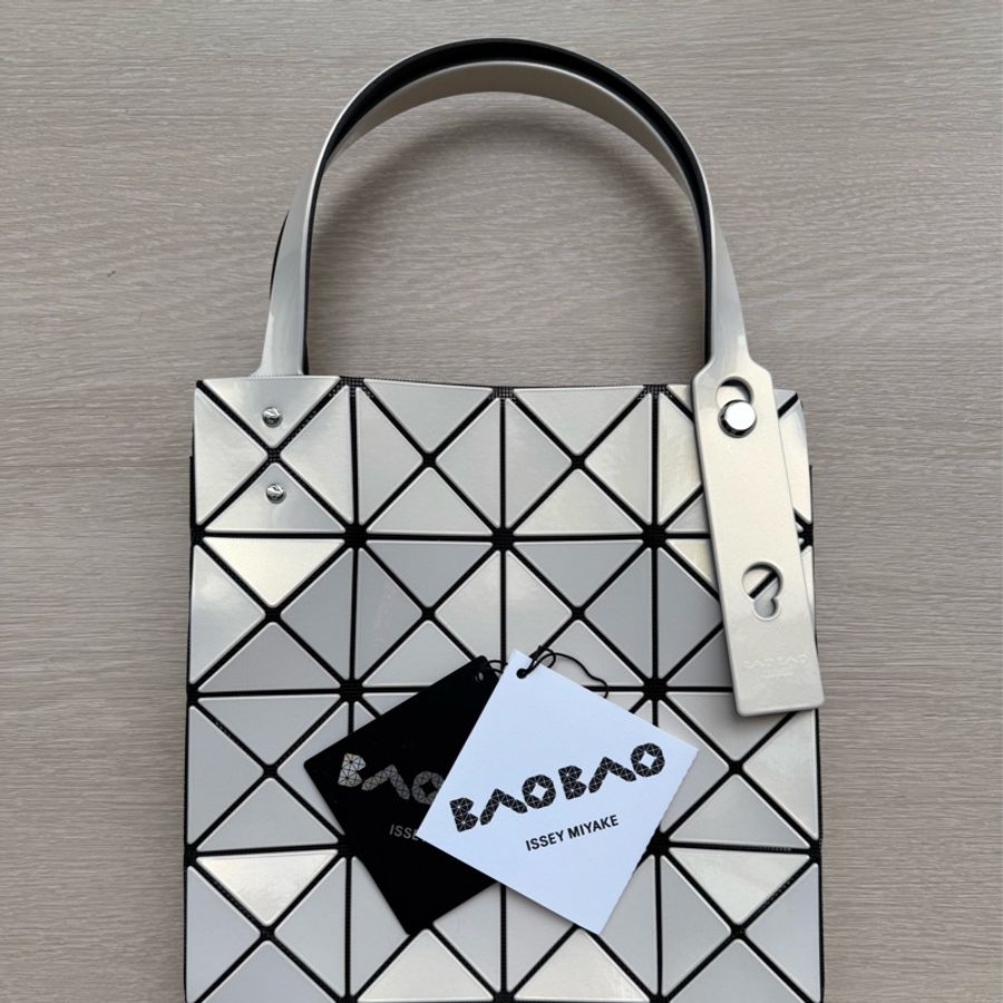 三宅一生 Issey Miyake Bao Bao 大鑽石包 米白色 全新-0