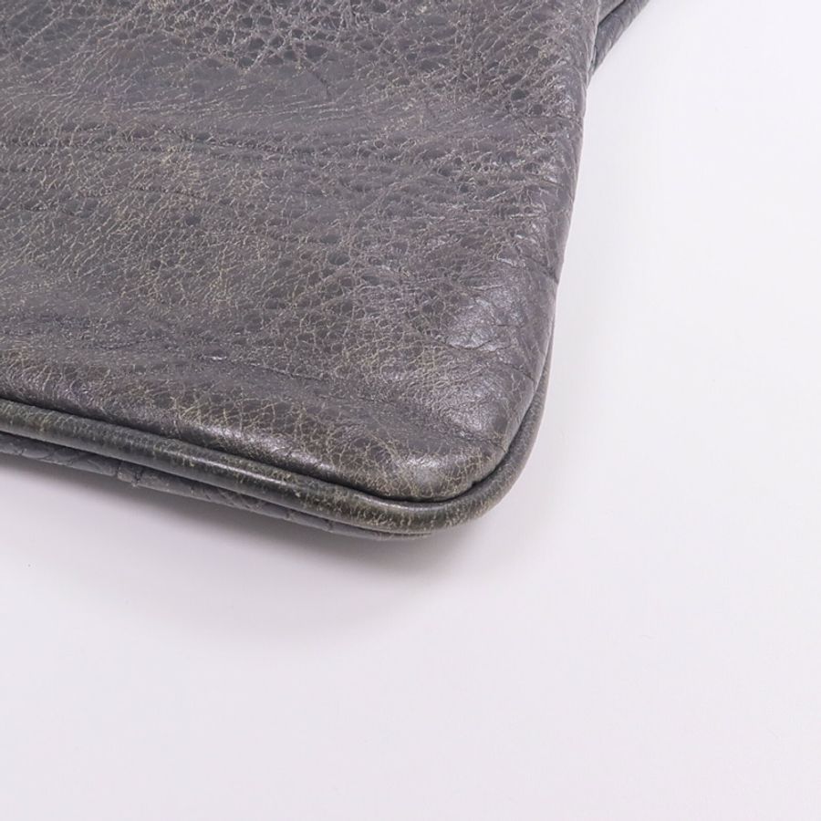 BALENCIAGA 牛皮皮革Motorcycle Clutch金扣手拿包-16