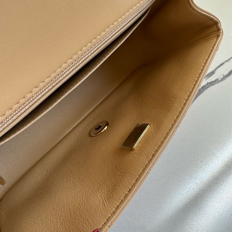chanel奶色色淡金雙C coco20 超夯❤️🔥❤️🔥-16