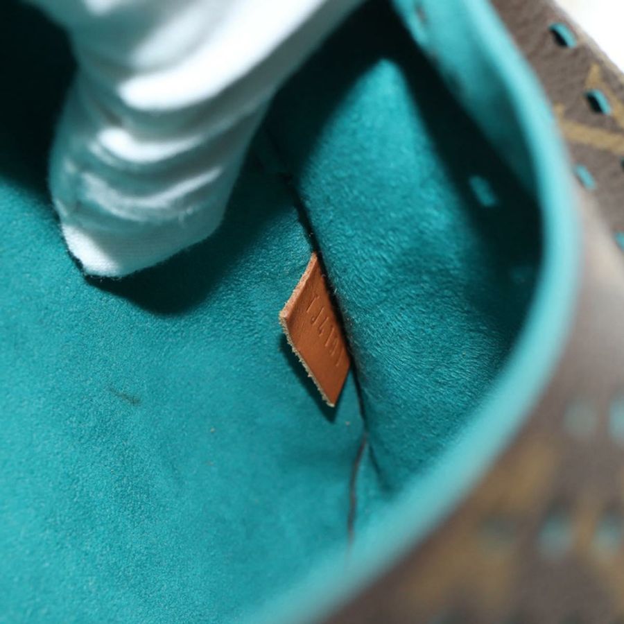 【日本直送】路易威登 Monogram Perfo Saumur 30 肩背包 M93998 LV 正品 152313V-10