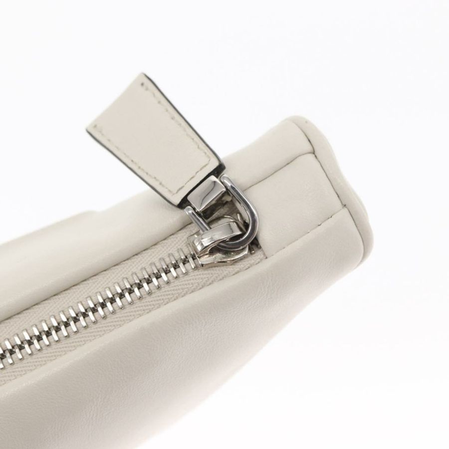 【日本直送】PRADA 手拿包 皮革 銀白色 正品 159445V-19
