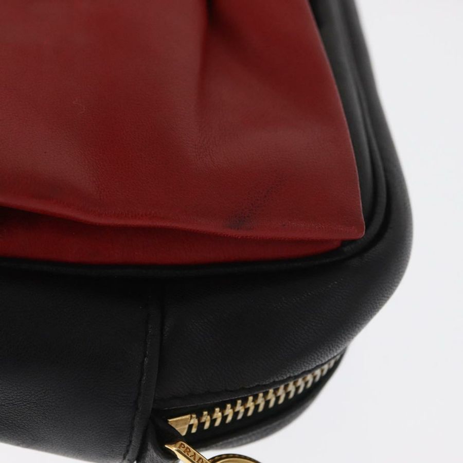 【日本直送】PRADA 黑色金色皮革肩背包,正品 161530V-3