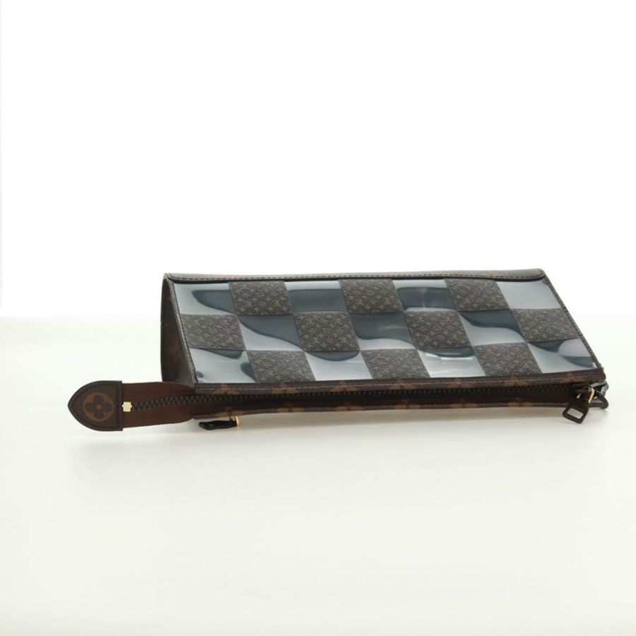 【日本直送】路易威登 Monogram Chess Stand Pouch M81588 LV Auth 171970M-5