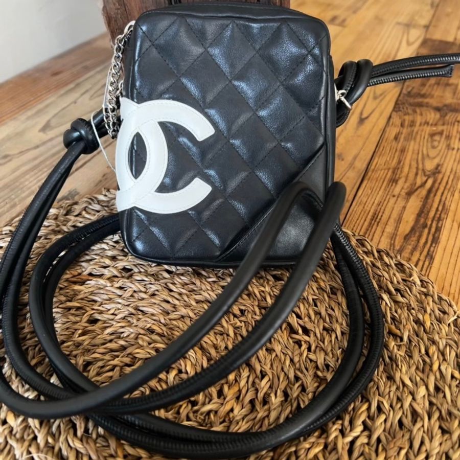 【96新 ✨ 全網最低價!】中古 Chanel香奈兒 Chanel mini 黑白康鵬相機包(下單前先詢問庫存❗️)-3