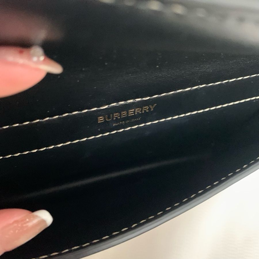 98新 burberry巴寶莉 黑白拼色mini郵差 底長19-8