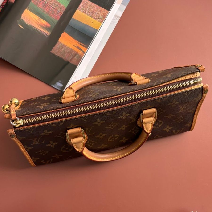 ::LOUIS VUITTON:: LV M40009 中古系列金球 三角包 腋下包 肩背包-3